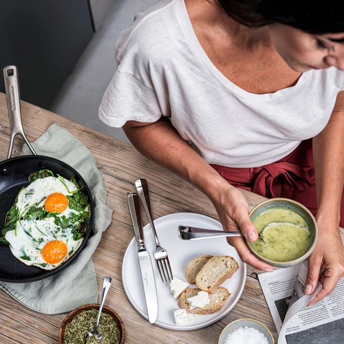 KitchenAid Forged Hardened Aluminium Koekenpannenset 20 + 24 + 28 Cm 12 KitchenAid Forged Hardened Aluminium Koekenpannenset 20 + 24 + 28 Cm - Afbeelding 10