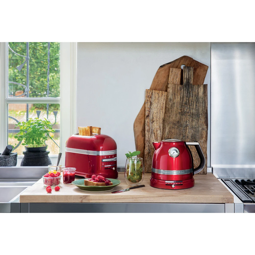 KitchenAid Waterkoker Artisan - Temperatuurregeling - Tingrijs - 1.5 Liter - 5KEK1522EMS 4 KitchenAid Waterkoker Artisan - Temperatuurregeling - Tingrijs - 1.5 Liter - 5KEK1522EMS - Afbeelding 2
