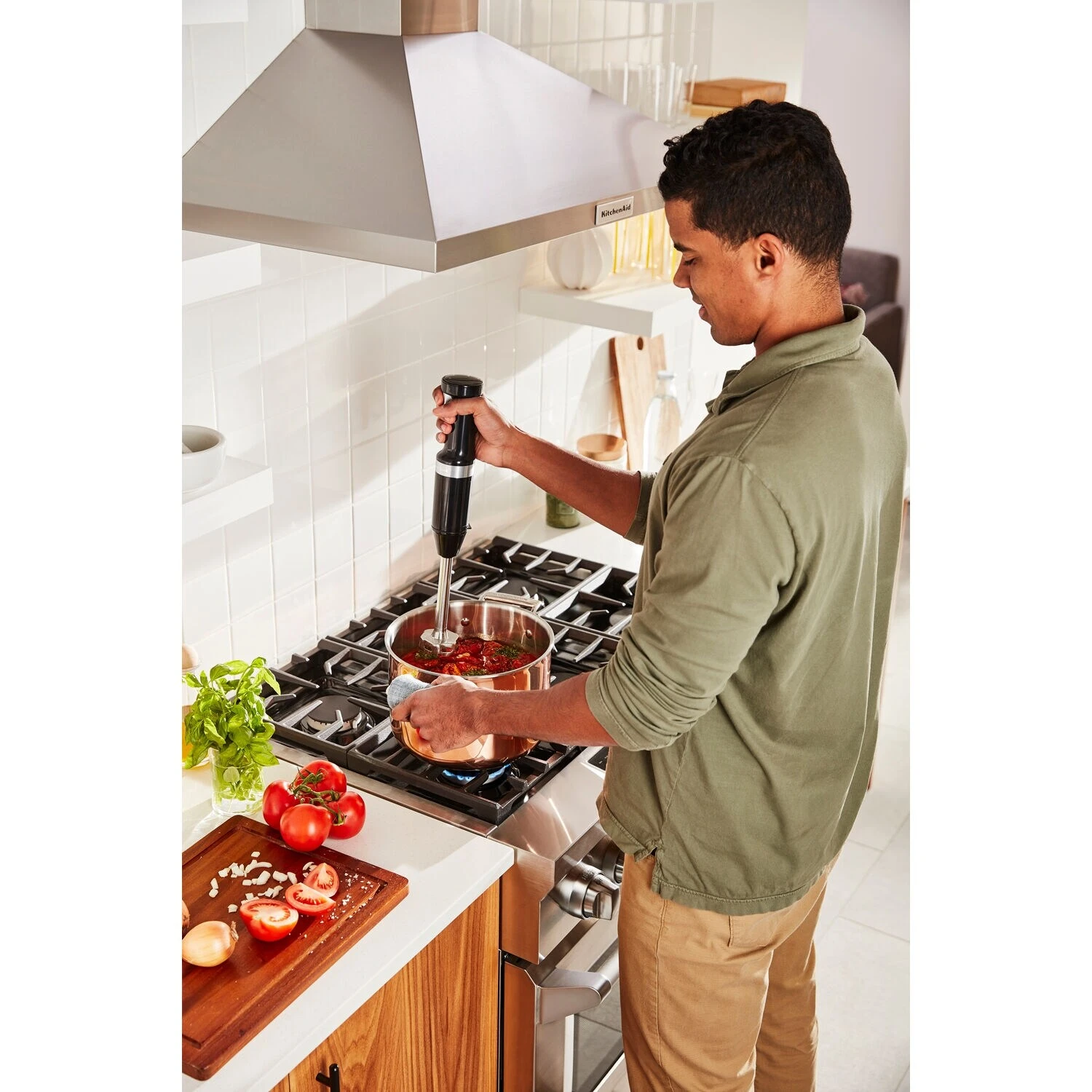 KitchenAid Cordless Variable-Speed Immersion Blender In Onyx Black With Whisk And Blending Jar 5 KitchenAid Cordless Variable-Speed Immersion Blender In Onyx Black With Whisk And Blending Jar - Afbeelding 3